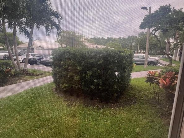 2810 N Oakland Forest Dr 108, Oakland Park FL 33309
