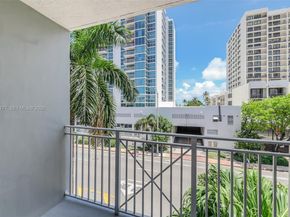 2642 Collins Ave 306, Miami Beach FL 33140