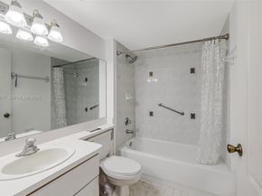 2642 Collins Ave 306, Miami Beach FL 33140