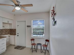 7401 Pines Blvd 221, Pembroke Pines FL 33024