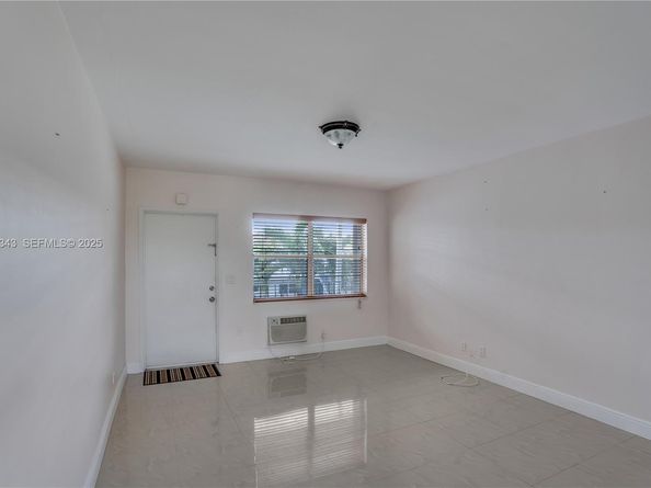 7401 Pines Blvd 221, Pembroke Pines FL 33024