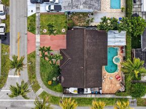 15201 SW 177th Ter, Miami FL 33187
