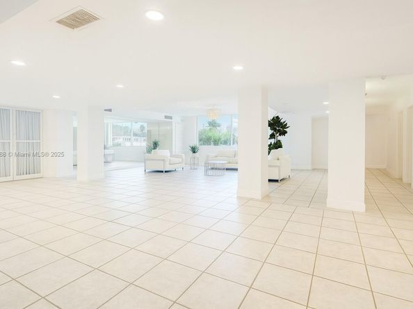 2821 N Miami Beach Blvd 5O, North Miami Beach FL 33160