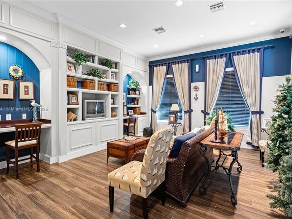 6821 SW 44 Street 102, Miami FL 33155
