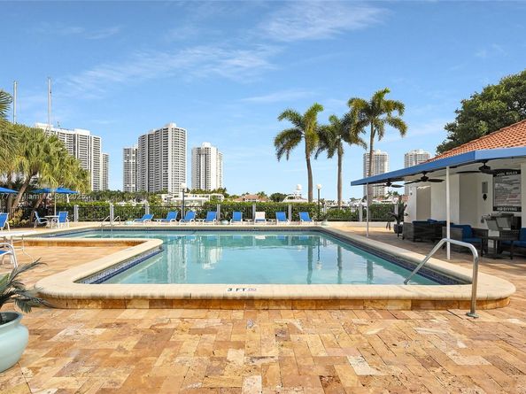 3545 Magellan Cir 3515, Aventura FL 33180
