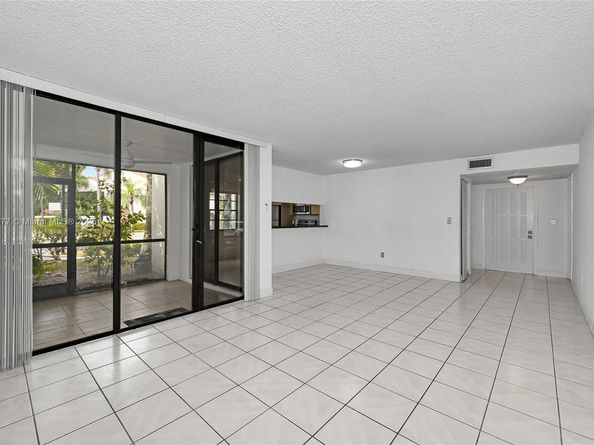 3545 Magellan Cir 3515, Aventura FL 33180