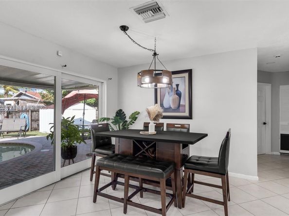 6841 NW 7th Ct, Margate FL 33063