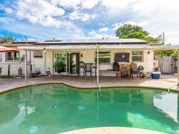 6841 NW 7th Ct, Margate FL 33063