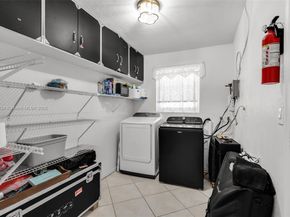 6841 NW 7th Ct, Margate FL 33063