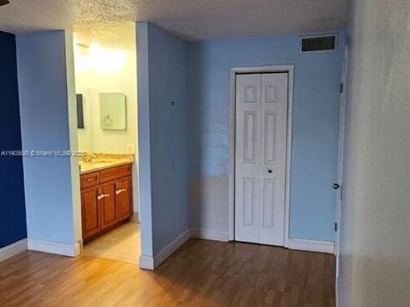 5352 NE 6th Ave G9, Oakland Park FL 33334