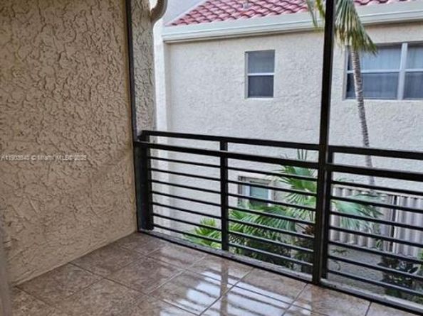 5352 NE 6th Ave G9, Oakland Park FL 33334