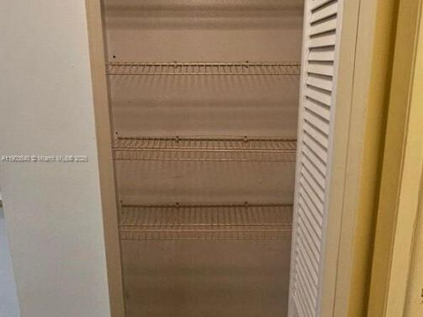 5352 NE 6th Ave G9, Oakland Park FL 33334