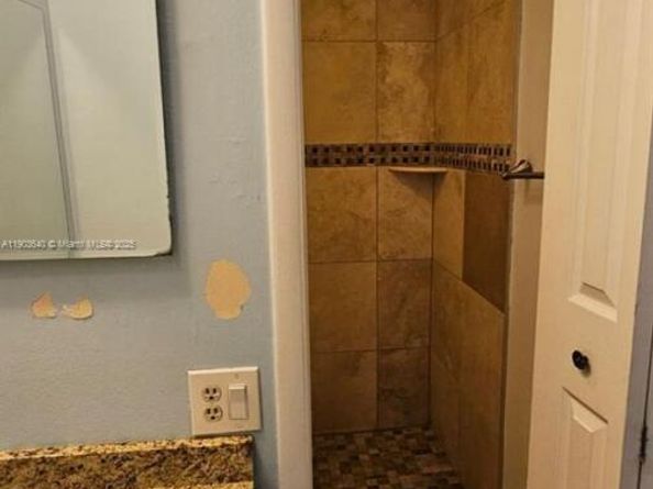 5352 NE 6th Ave G9, Oakland Park FL 33334