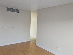 5352 NE 6th Ave G9, Oakland Park FL 33334