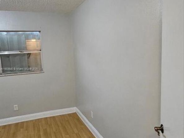 5352 NE 6th Ave G9, Oakland Park FL 33334