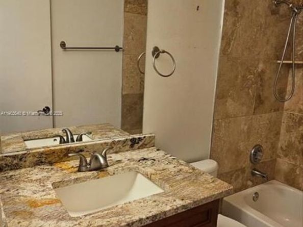 5352 NE 6th Ave G9, Oakland Park FL 33334