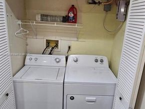 5352 NE 6th Ave G9, Oakland Park FL 33334