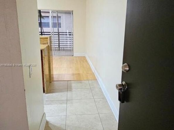 5352 NE 6th Ave G9, Oakland Park FL 33334