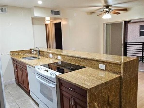 5352 NE 6th Ave G9, Oakland Park FL 33334