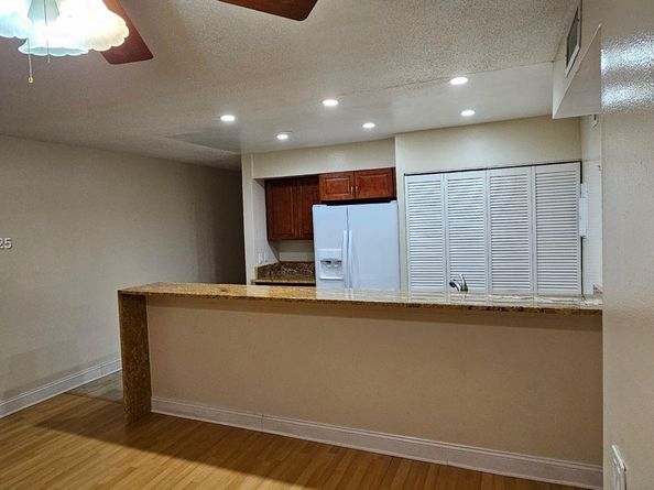 5352 NE 6th Ave G9, Oakland Park FL 33334