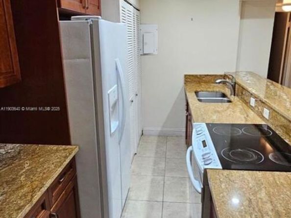 5352 NE 6th Ave G9, Oakland Park FL 33334