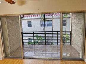 5352 NE 6th Ave G9, Oakland Park FL 33334