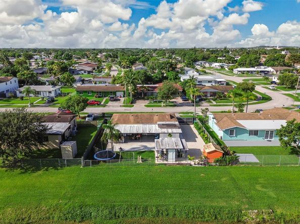 10925 SW 141st Ln, Miami FL 33176