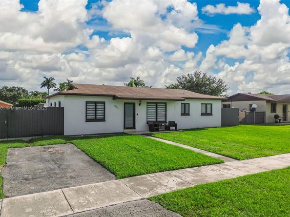 10925 SW 141st Ln, Miami FL 33176