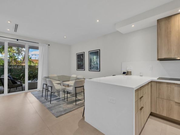 2851 SW 33rd Ct 2851, Miami FL 33133