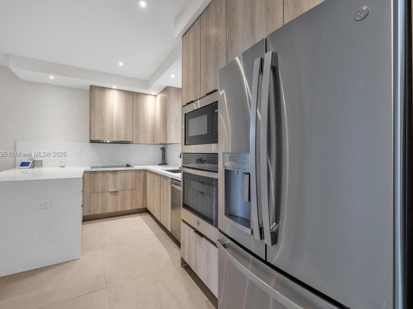 2851 SW 33rd Ct 2851, Miami FL 33133