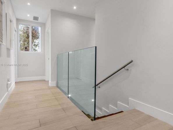 2851 SW 33rd Ct 2851, Miami FL 33133