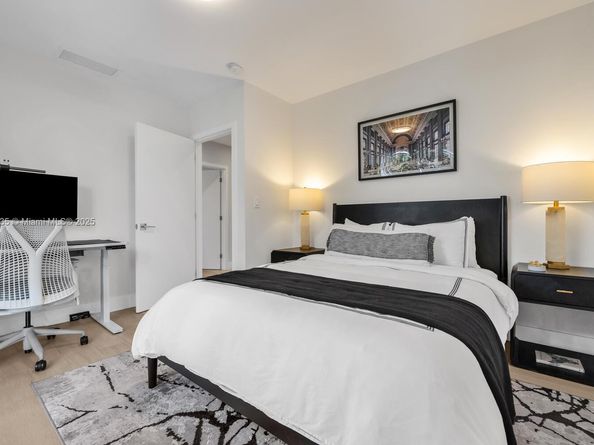 2851 SW 33rd Ct 2851, Miami FL 33133