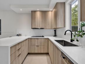 2851 SW 33rd Ct 2851, Miami FL 33133