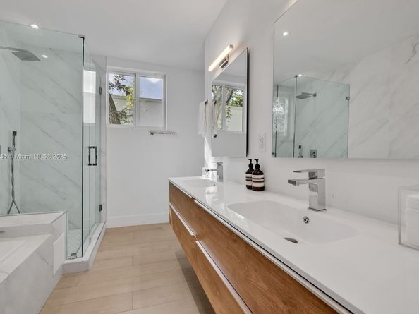 2851 SW 33rd Ct 2851, Miami FL 33133