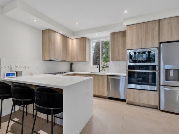 2851 SW 33rd Ct 2851, Miami FL 33133