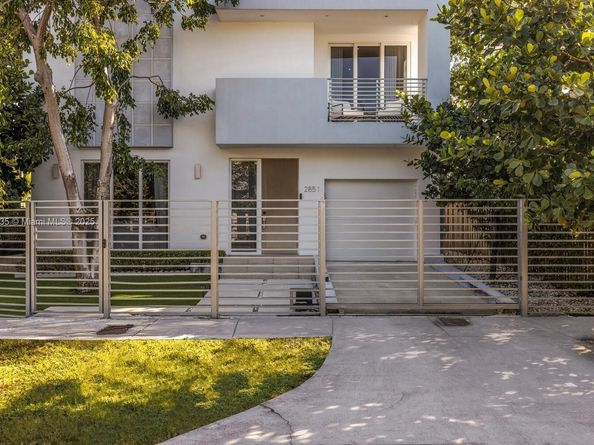 2851 SW 33rd Ct 2851, Miami FL 33133