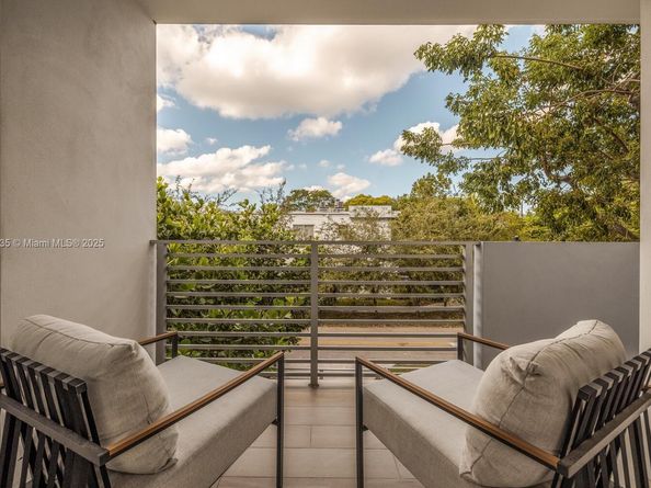 2851 SW 33rd Ct 2851, Miami FL 33133