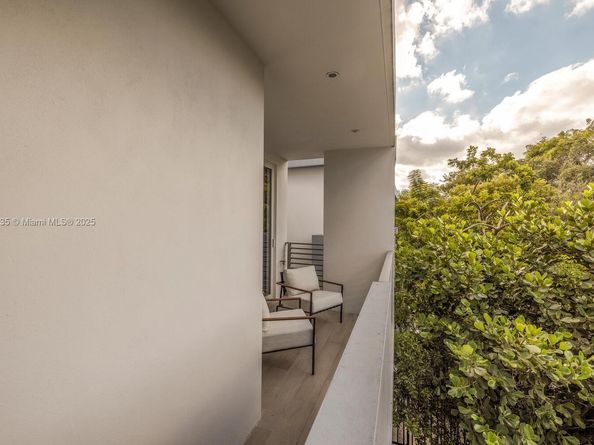 2851 SW 33rd Ct 2851, Miami FL 33133