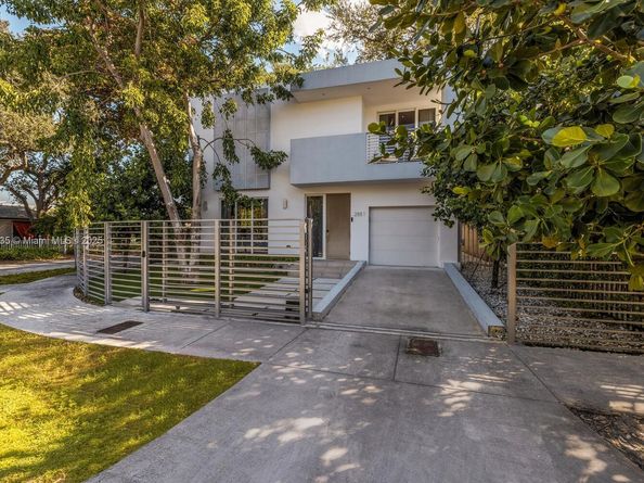 2851 SW 33rd Ct 2851, Miami FL 33133