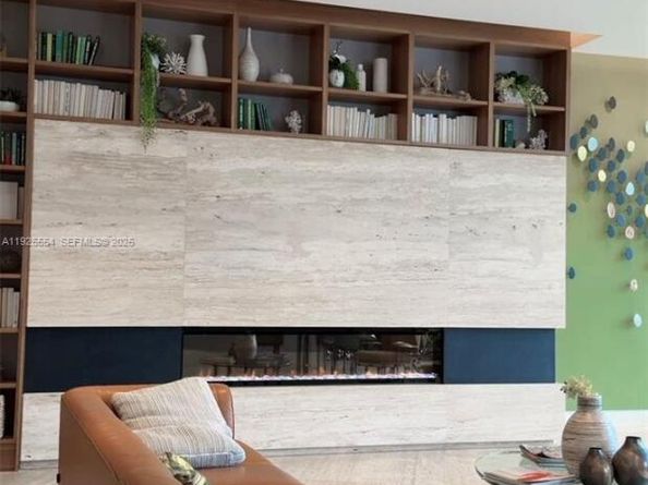 16385 Biscayne Blvd, North Miami Beach FL 33160