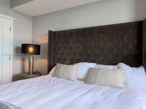 16385 Biscayne Blvd, North Miami Beach FL 33160