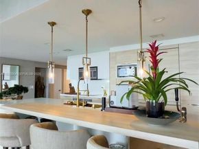 16385 Biscayne Blvd, North Miami Beach FL 33160