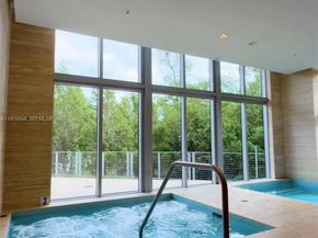 16385 Biscayne Blvd, North Miami Beach FL 33160