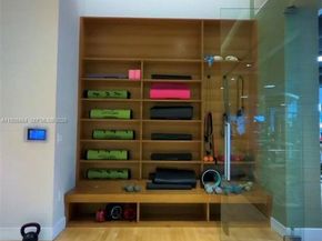 16385 Biscayne Blvd, North Miami Beach FL 33160