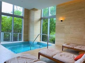 16385 Biscayne Blvd, North Miami Beach FL 33160