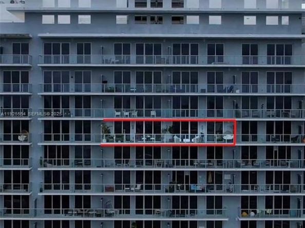 16385 Biscayne Blvd, North Miami Beach FL 33160