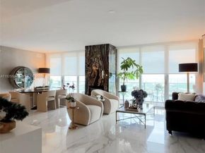 16385 Biscayne Blvd, North Miami Beach FL 33160