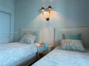 16385 Biscayne Blvd, North Miami Beach FL 33160