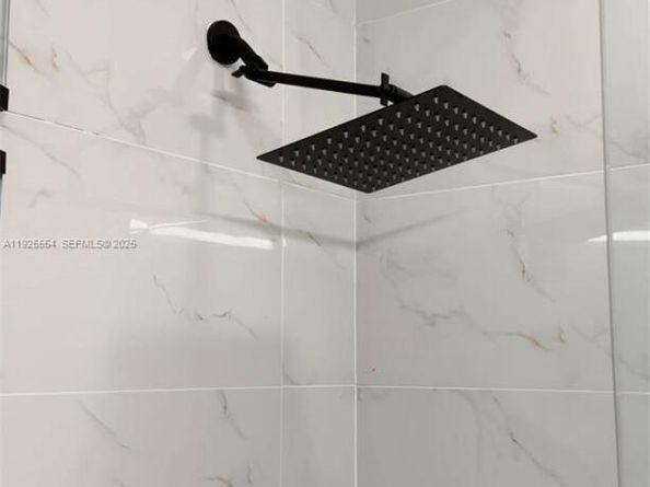 16385 Biscayne Blvd, North Miami Beach FL 33160