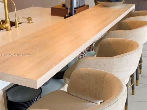 16385 Biscayne Blvd, North Miami Beach FL 33160